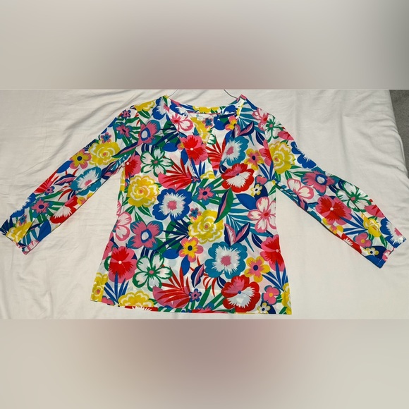 Boden floral V neck popover shirt. - Picture 5 of 6